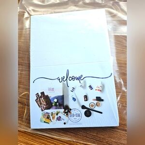 25 pack of unopened Welcome cards from Oily Revolution with envelopes